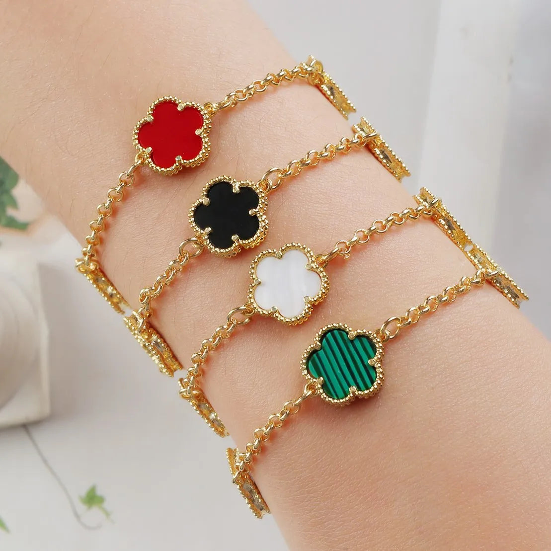 Four-leaf Clover Lovely New Design Luxury Natural White Flower Botanical Bracelet Women High-quality Exquisite Jewelry Creative