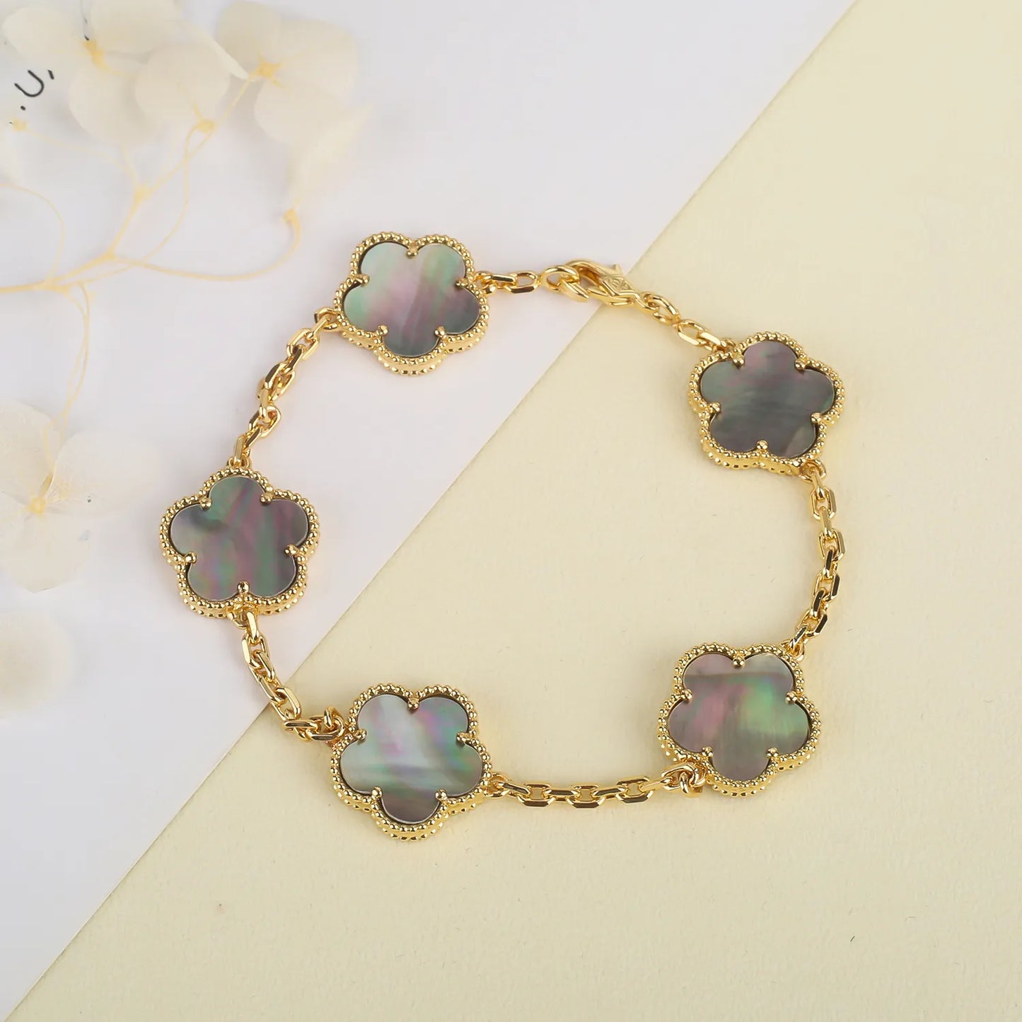 Women Four-leaf Clover Stone Bracelet Five-leaf Flower Natural Shell Bracelet Luxury High Quality Wear Bouton Pression  Jewelry