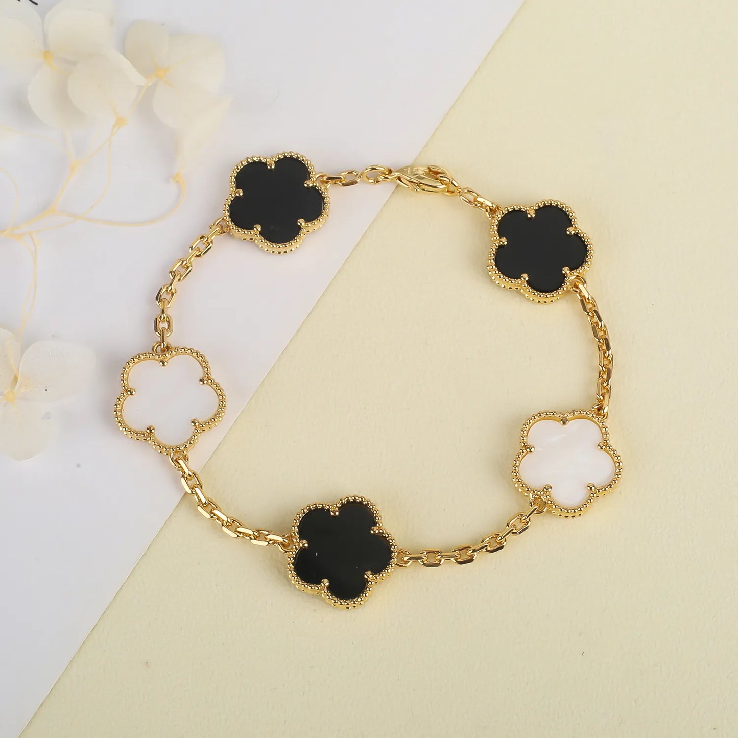 Women Four-leaf Clover Stone Bracelet Five-leaf Flower Natural Shell Bracelet Luxury High Quality Wear Bouton Pression  Jewelry